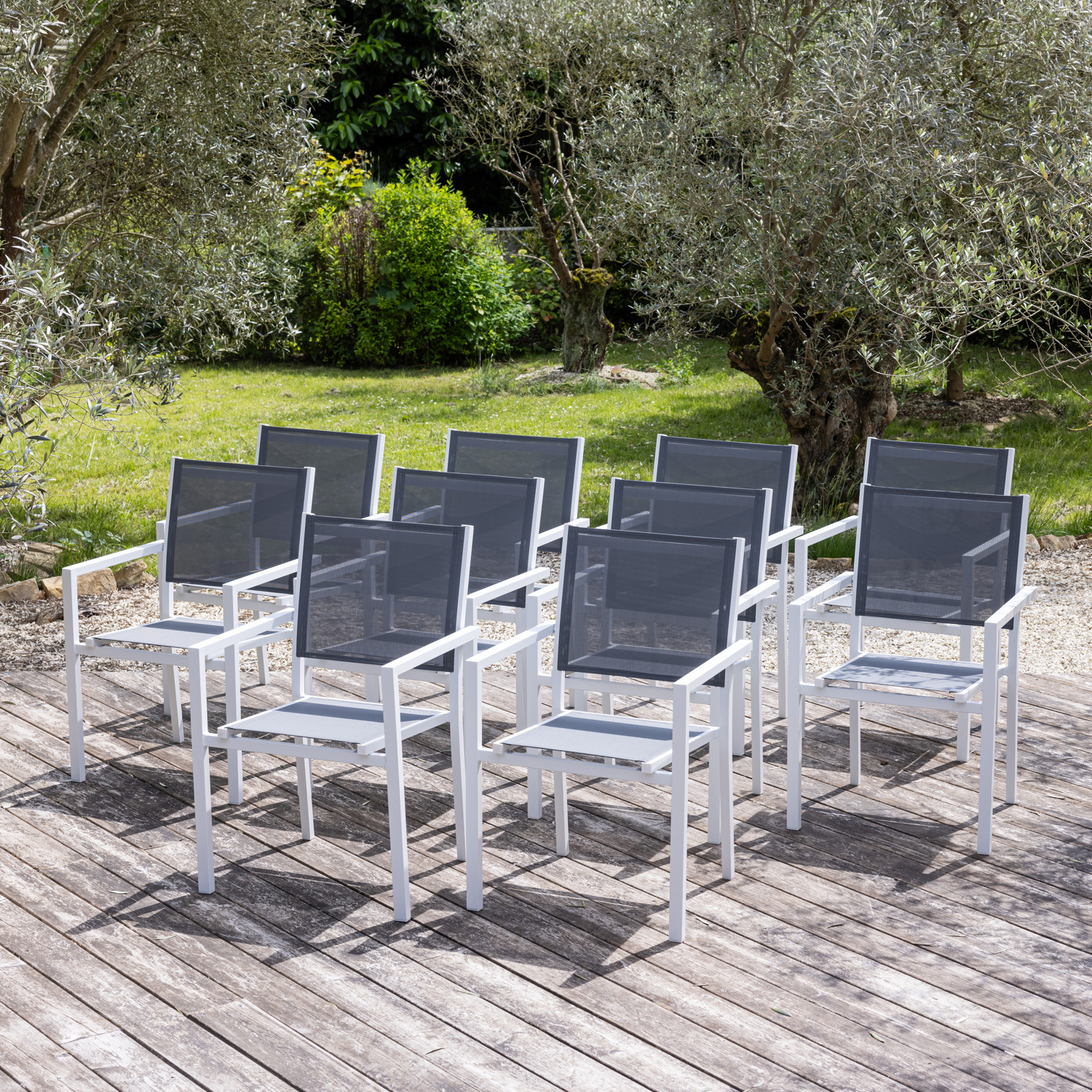 Satz von 10 gepolsterten Stühlen aus weißem Aluminium - graues Textilene